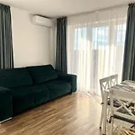Emerald Coresi Apartment - Free Parking & Smart Tv شقة براشوف