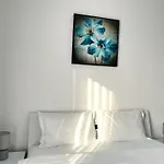 Emerald Coresi Apartment - Free Parking & Smart Tv