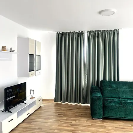 Emerald Coresi Apartment - Free Parking & Smart Tv شقة براشوف